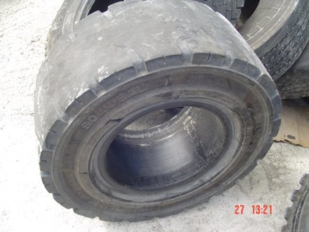 Специални  гуми за мотокар 27х10 - 12